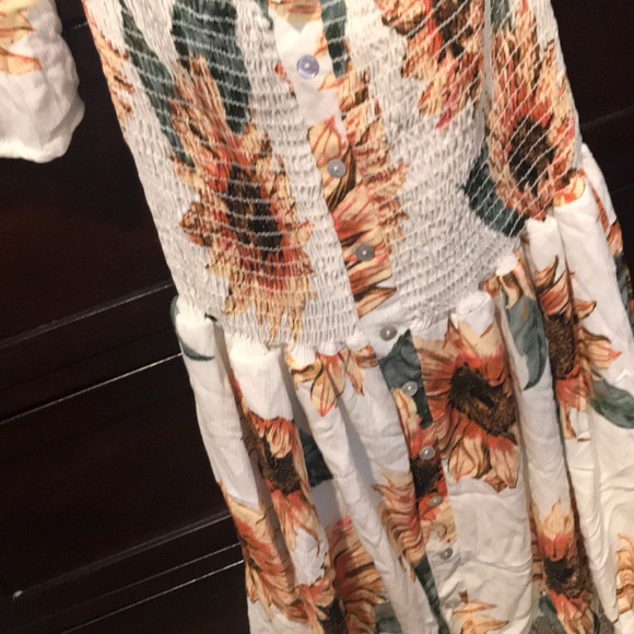 Off the shoulder sunflower dress - Picture 2 of 3